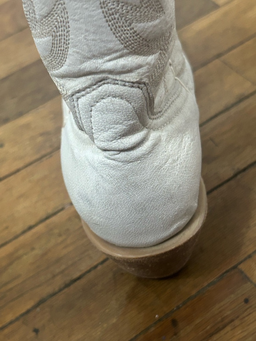 Idyllwind Women's Wheels Western Booties Round Toe in White - Picture 12 of 16